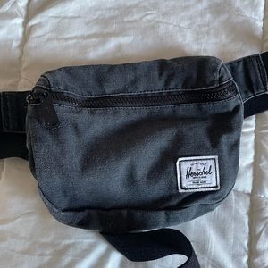hershel fanny pack